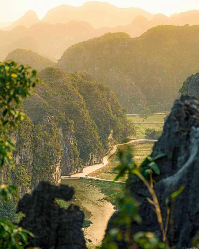 Khám phá Hang Múa và đỉnh Ngọa Long ở Ninh Bình